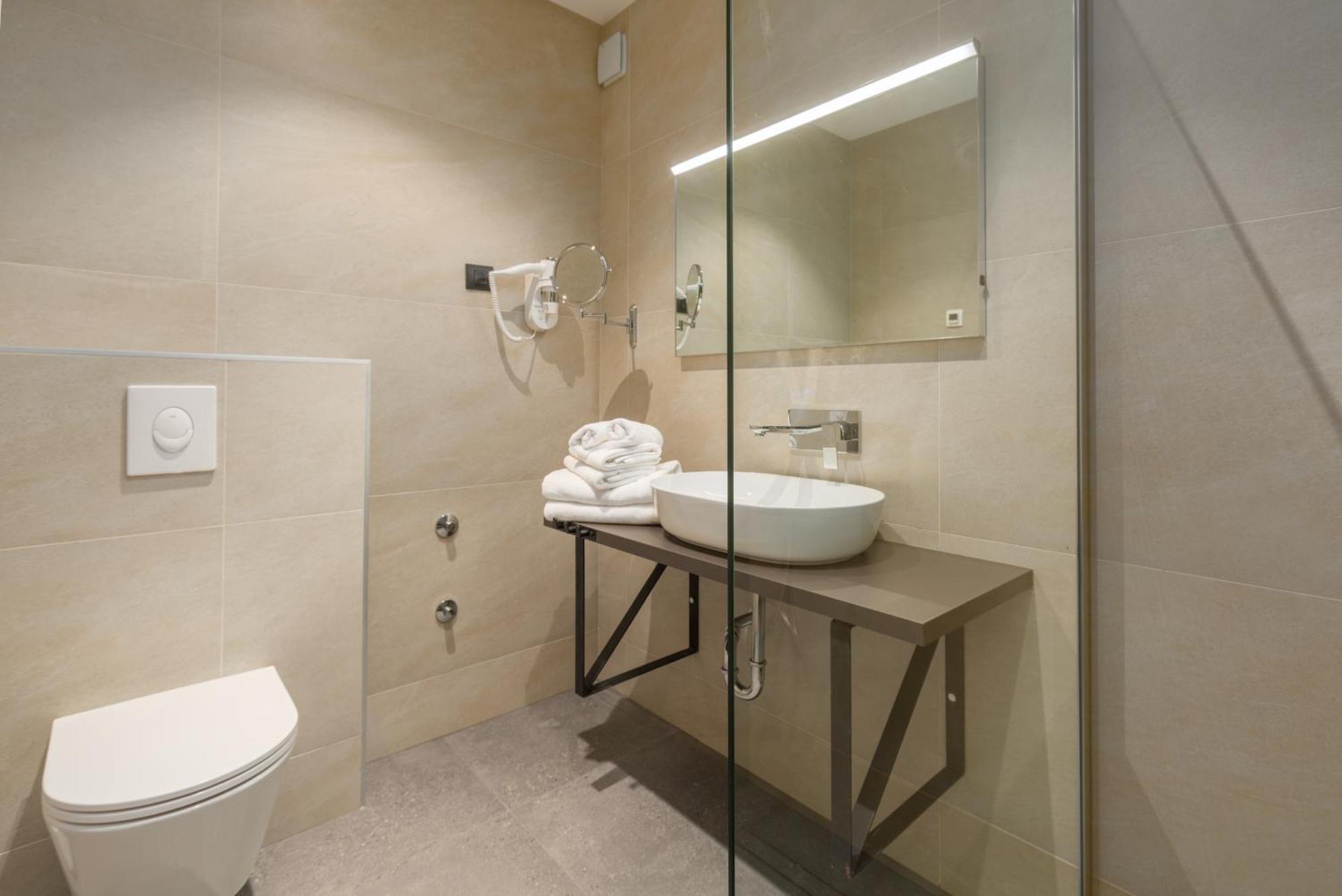 Hotel Squero Ровин Екстериор снимка